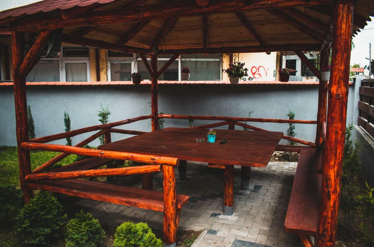 Skopje Downtown Hostel Exterior foto